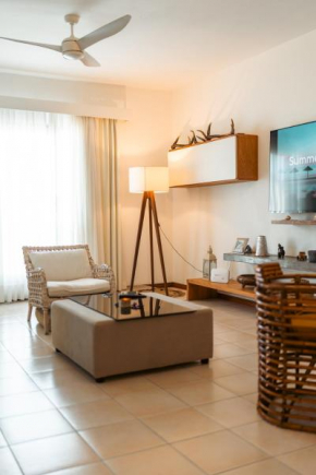 Luxurious 3-Bedroom Apt with Sea Views - SD10
